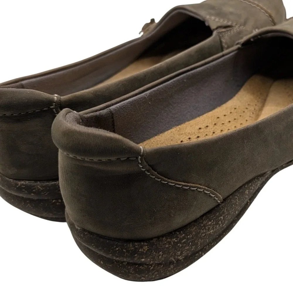 Clarks‎ Collection Women's Carleigh Lulin Olive Leather Slip On Loafers Size 6.5
